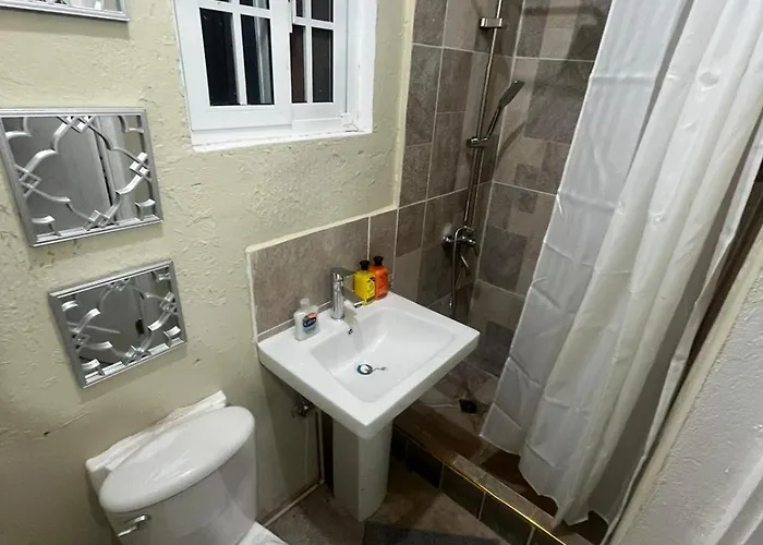 Inez Roots Backpackers Hostal *