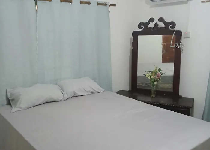 Inez Roots Backpackers Montego Bay