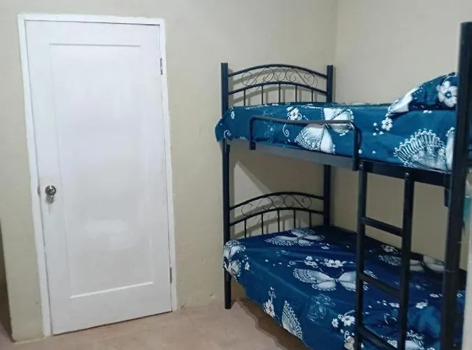 Inez Roots Backpackers Hostal Montego Bay
